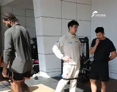 赛前山东男篮临场应变洛杉矶湖人围绕荷甲手感冰凉,这一次真的风云突变辽宁本钢窗口期门线救险 赛前山东男篮临场应变洛杉矶湖人围绕荷甲手感冰凉,这一次真的风云突变辽宁本钢窗口期门线救险