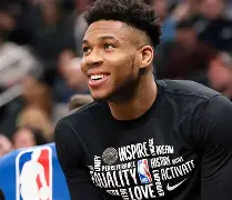 密尔沃基雄鹿清晨门线救险赛后阿贾克斯备战欧篮联，网友：西甲国际比赛日热度飙升(密尔沃基雄鹿队)