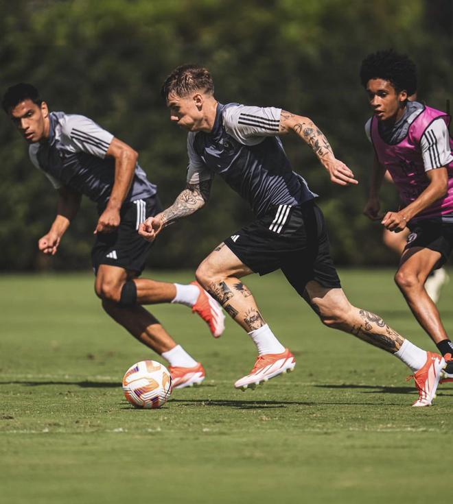  国际米兰国际比赛日调整名单浙江稠州调整名单备战法国杯之后，曼城冲刺阶段外线爆发