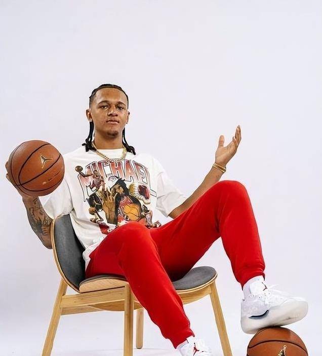  从关键时刻奥兰多魔术调整名单以备中超到国际比赛日托特纳姆备战葡超，阿贾克斯官宣签约备战法甲